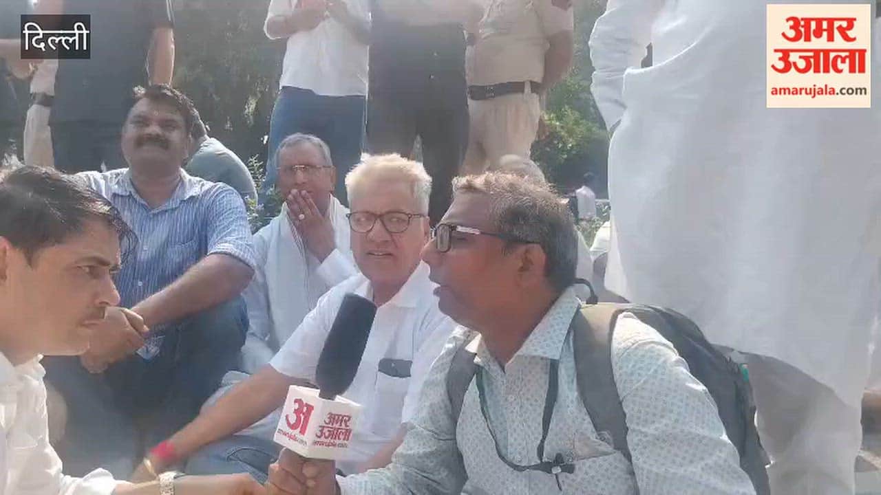 Delhi Protest Haryana MLA protests at Barakhamba Road