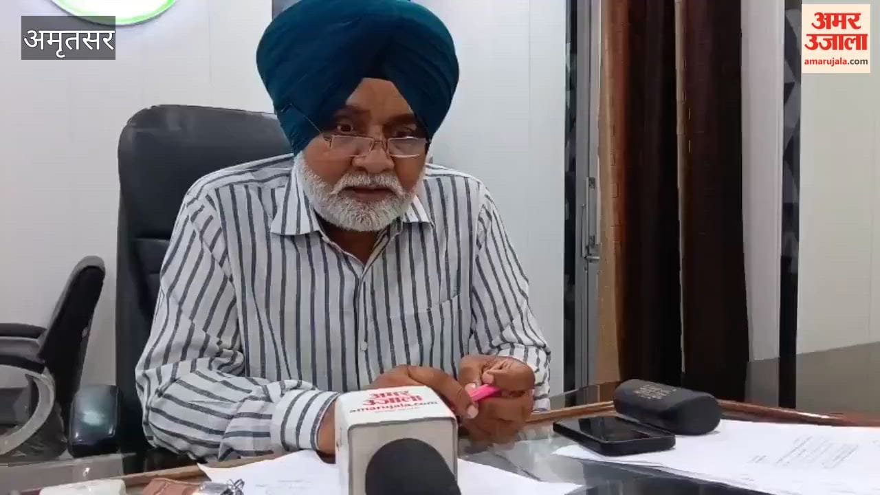 Paddy gets soaked in rain at Bhagtanwala Grain Market; farmers concerned about procurement and lifting