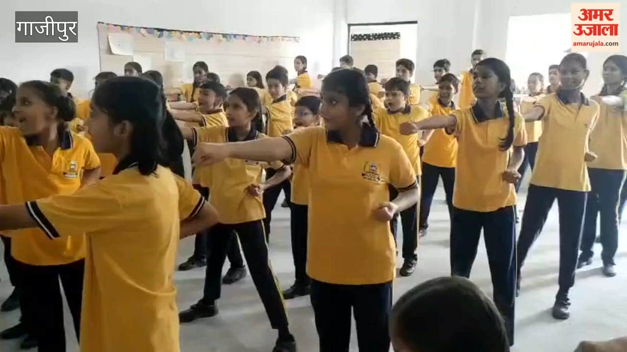 VIDEO: छात्राओं को सिखाए आत्मरक्षा के तरीके, गुड टच-बैड टच की दी जानकारी
