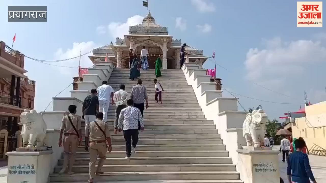 Queues of devotees form at Pratapvasini Dham; Chants of devotion resound.