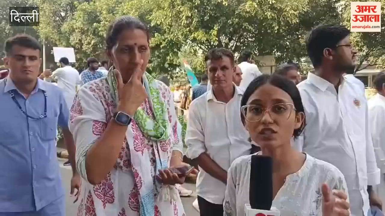 Congress interaction with protesters during march against Gyanesh Kumar and SIR