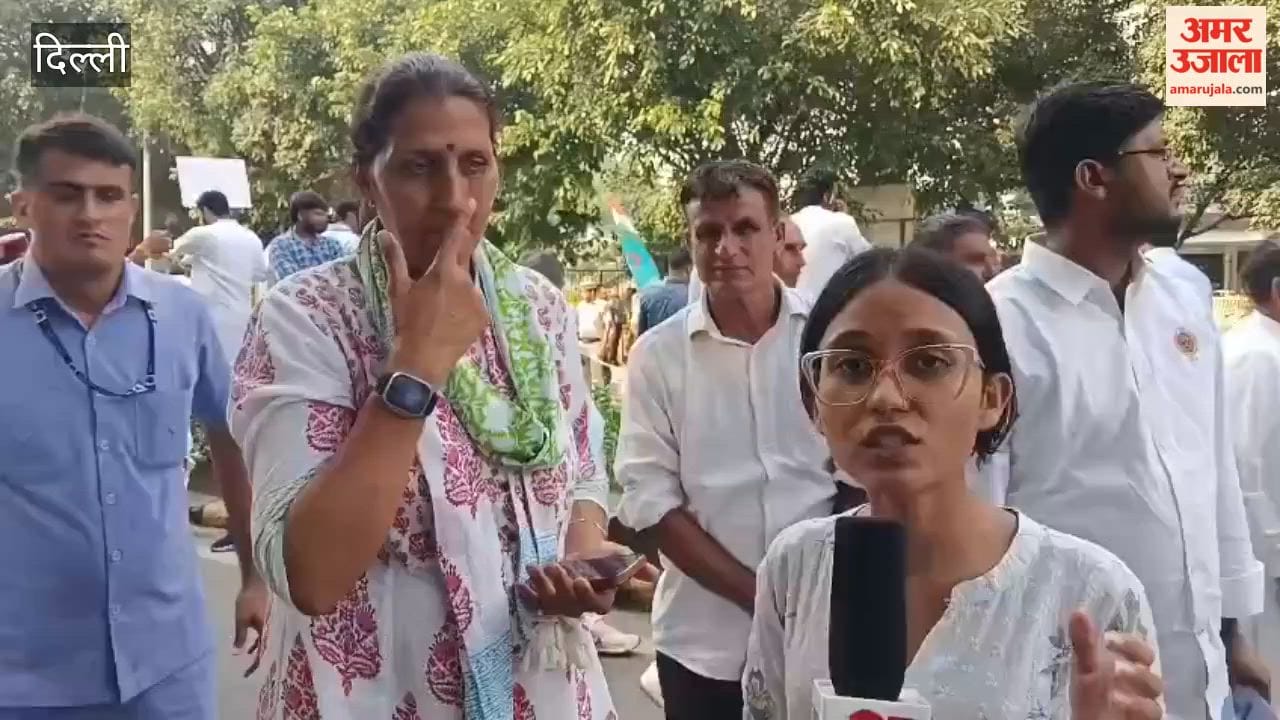 Congress interaction with protesters during march against Gyanesh Kumar and SIR