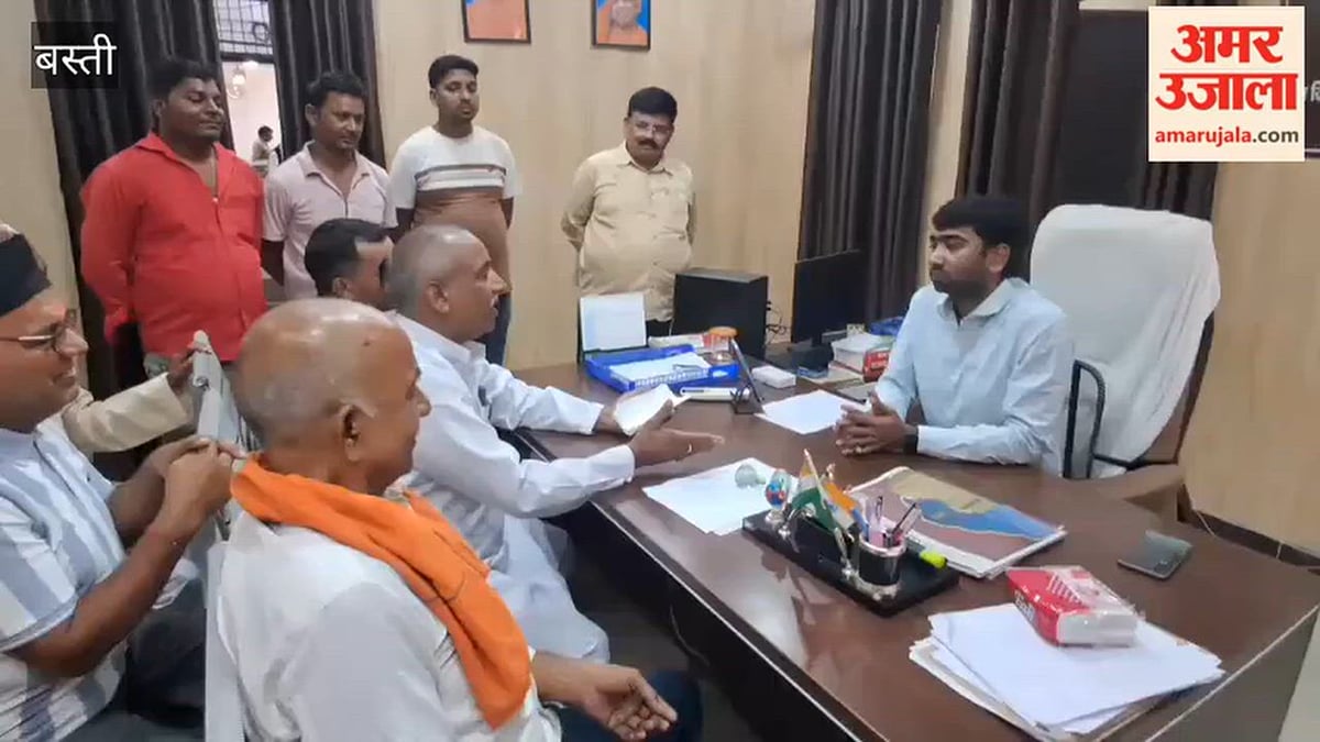 बस्ती: भानपुर में सड़क निर्माण से व्यापार प्रभावित, एसडीएम को सौंपा ज्ञापन