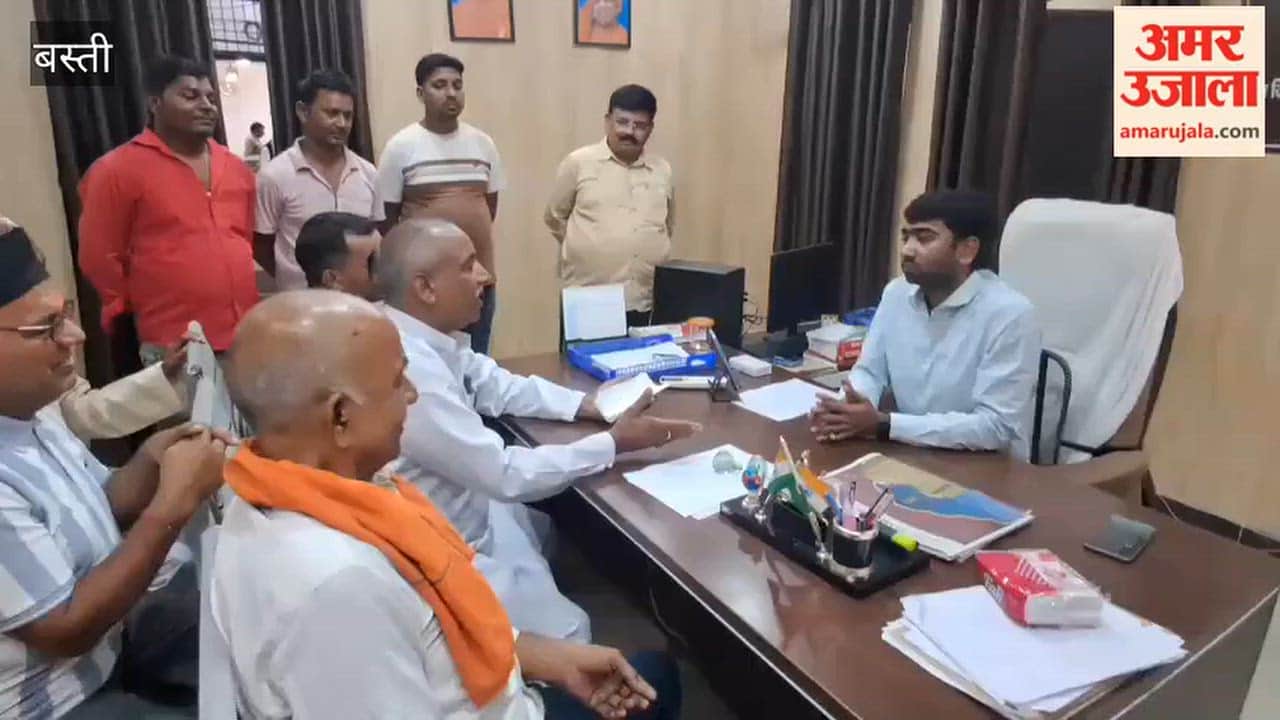 Bhanpur Traders Submit Memorandum to SDM Over Dust and Poor Road Construction Affecting Business