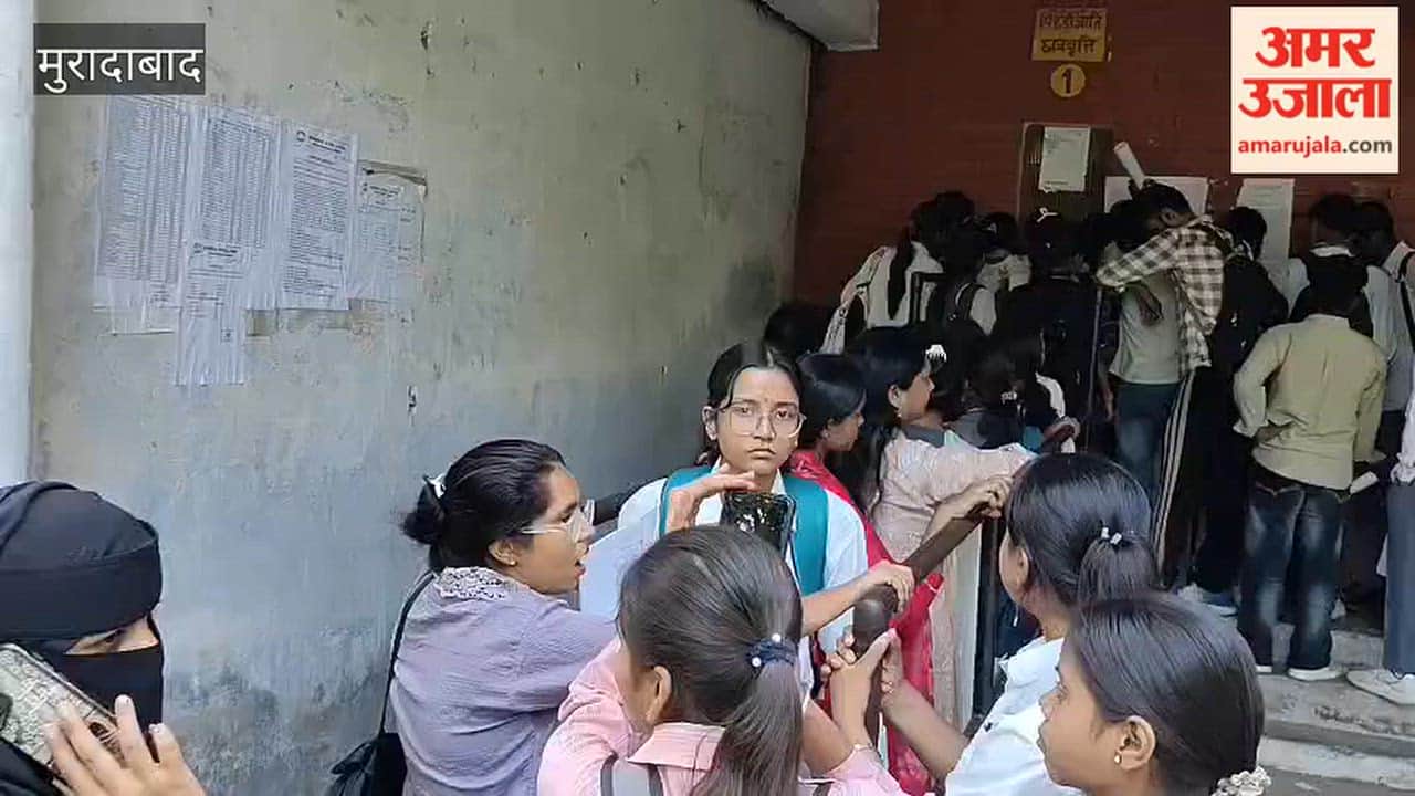 Difficulty in filling out scholarship forms due to server outage