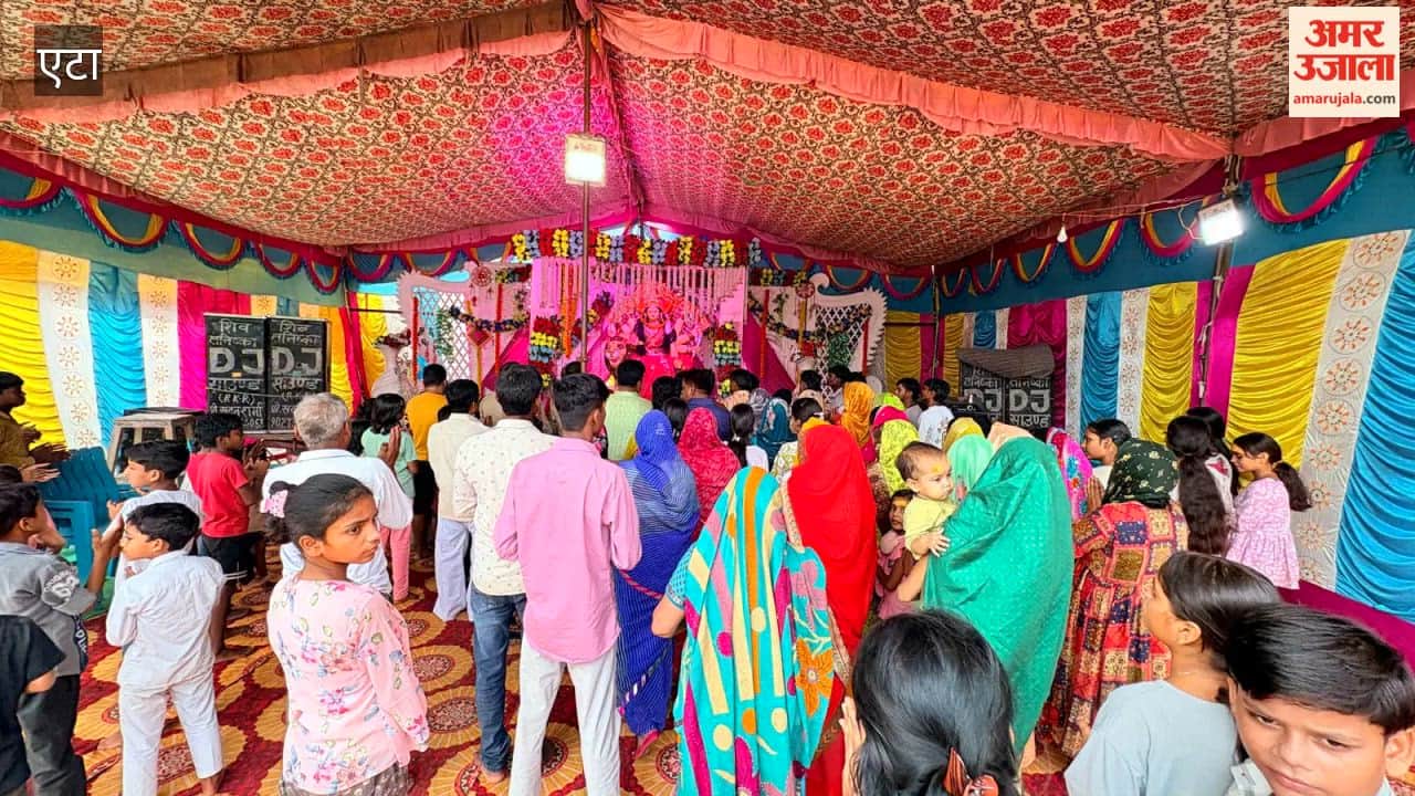 The Garhi Rani Sahiba neighborhood resounded with chants hailing the Mother Goddess; the idol of Goddess Durga was installed with due rituals.
