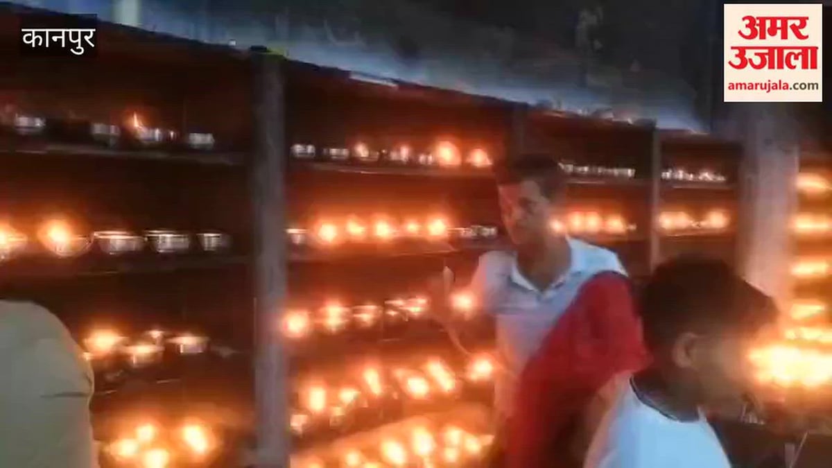 कानपुर: तपेश्वरी मंदिर में भक्तों की जुटी भीड़, माता को चढ़ाई चुनरी