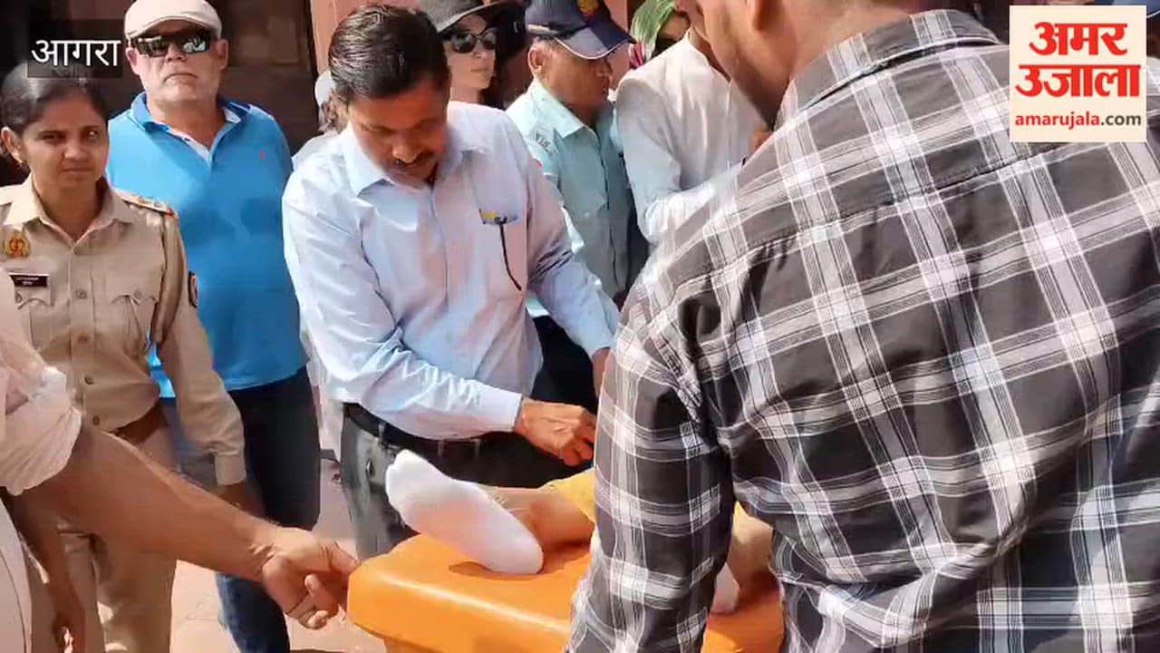 French Tourist Falls Ill at Fatehpur Sikri, Receives Treatment from Fellow Traveller
