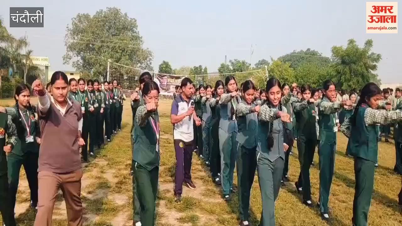 VIDEO: 150 female students learned self-defense techniques to deal with adverse situations.