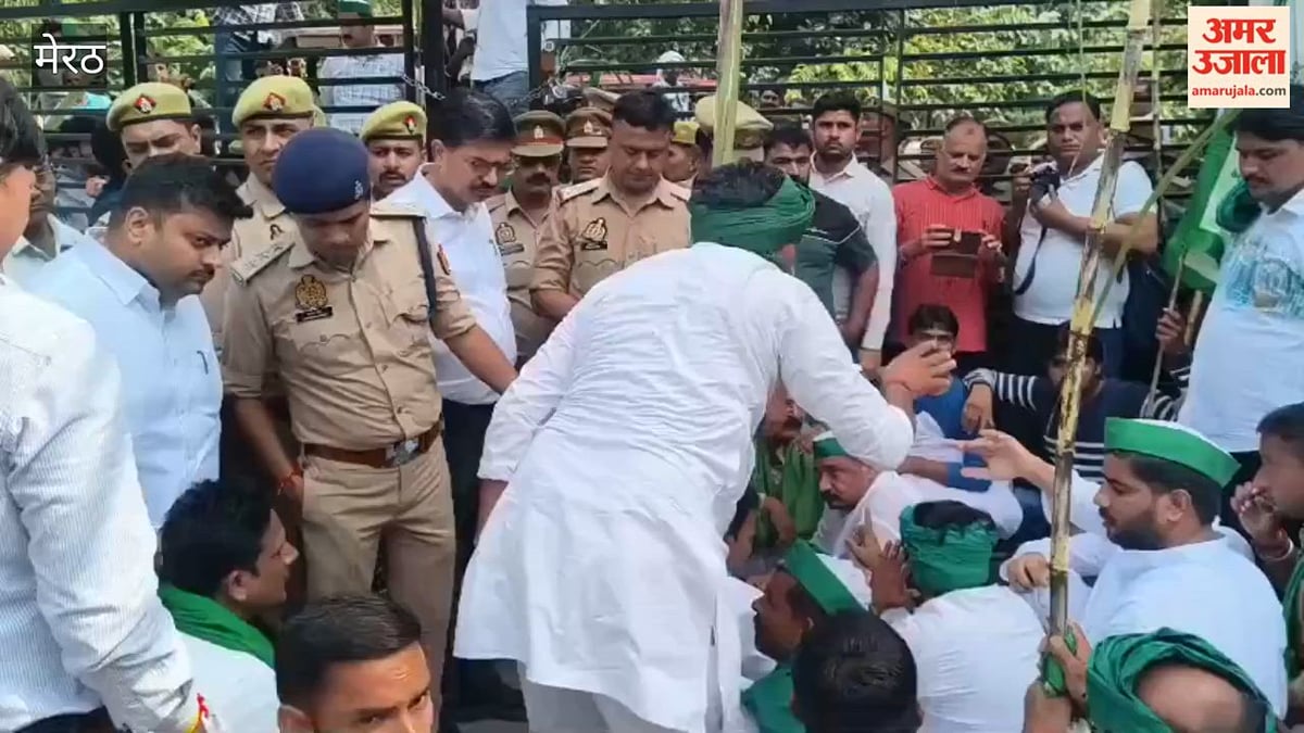 मेरठ कलेक्ट्रेट पहुंचे किसान, ट्रैक्टर रोकने पर पुलिस से नोकझोंक, एएसपी दीक्षा भौरिया को धक्का लगने के आरोप पर एसपी सिटी ने लगाई फटकार