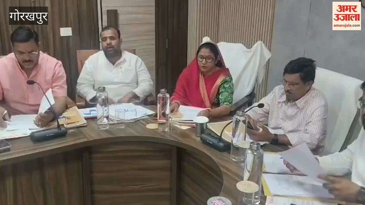 गोरखपुर: निगम कार्यकारिणी की बैठक में विकास कार्यों, साफ-सफाई और जल निकासी पर चर्चा