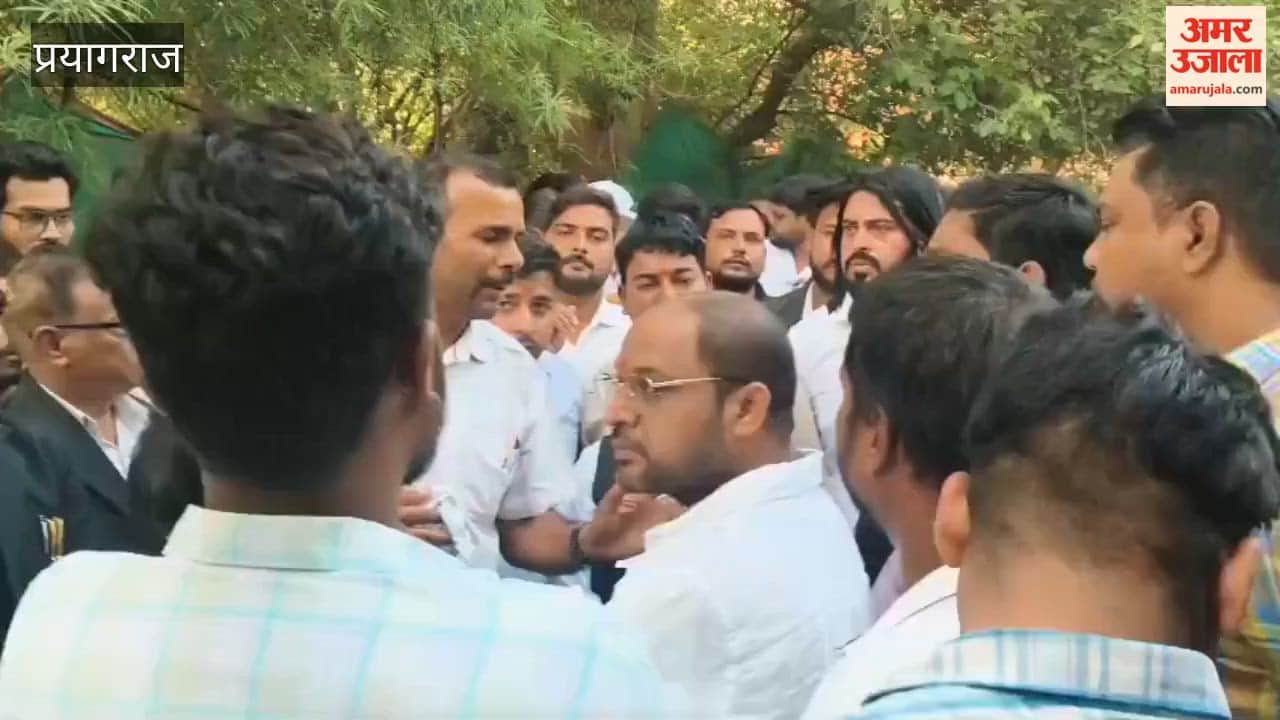 Satish Srivastava murder case: Family members refuse to perform last rites, demand that bulldozers be used on the homes of the accused.