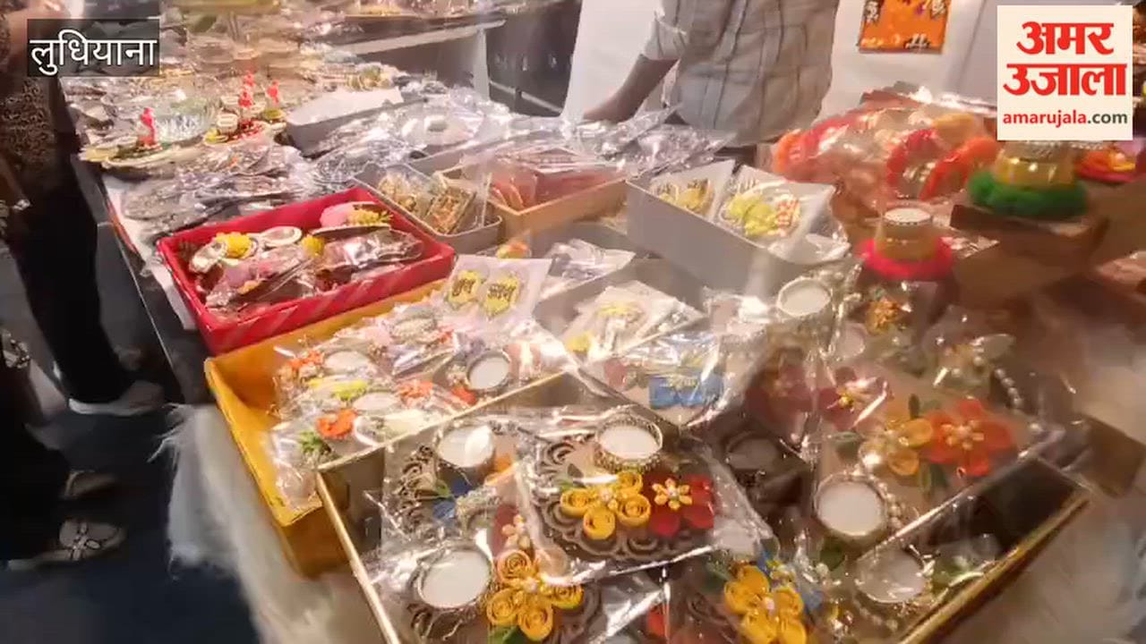 Exhibition held at Maharaja Regency ahead of the festive season; women shop extensively