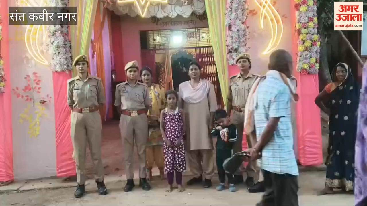 Interaction with women at Puja pandals; tips shared on protection against cybercrime