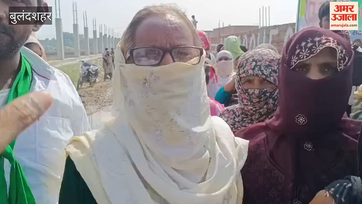 बुलंदशहर: नगर पालिका के कूड़ा डाले जाने के विरोध में हंगामा, समाधान न होने पर अनिश्चितकालीन धरने की चेतावनी