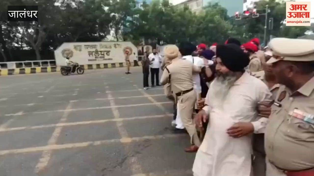 Police removed Akali workers who had arrived to block a highway in Jalandhar.