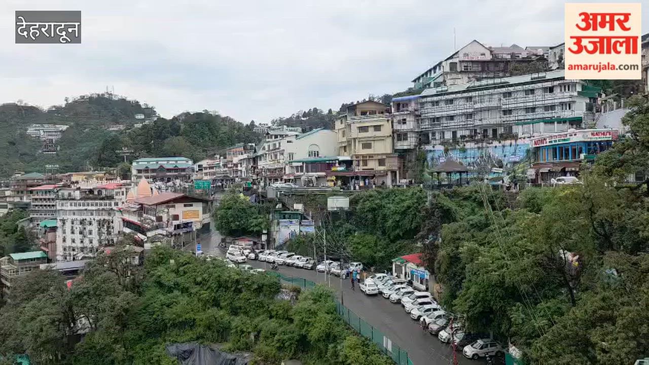 Intermittent rain in Mussoorie for the past two days cold intensifies