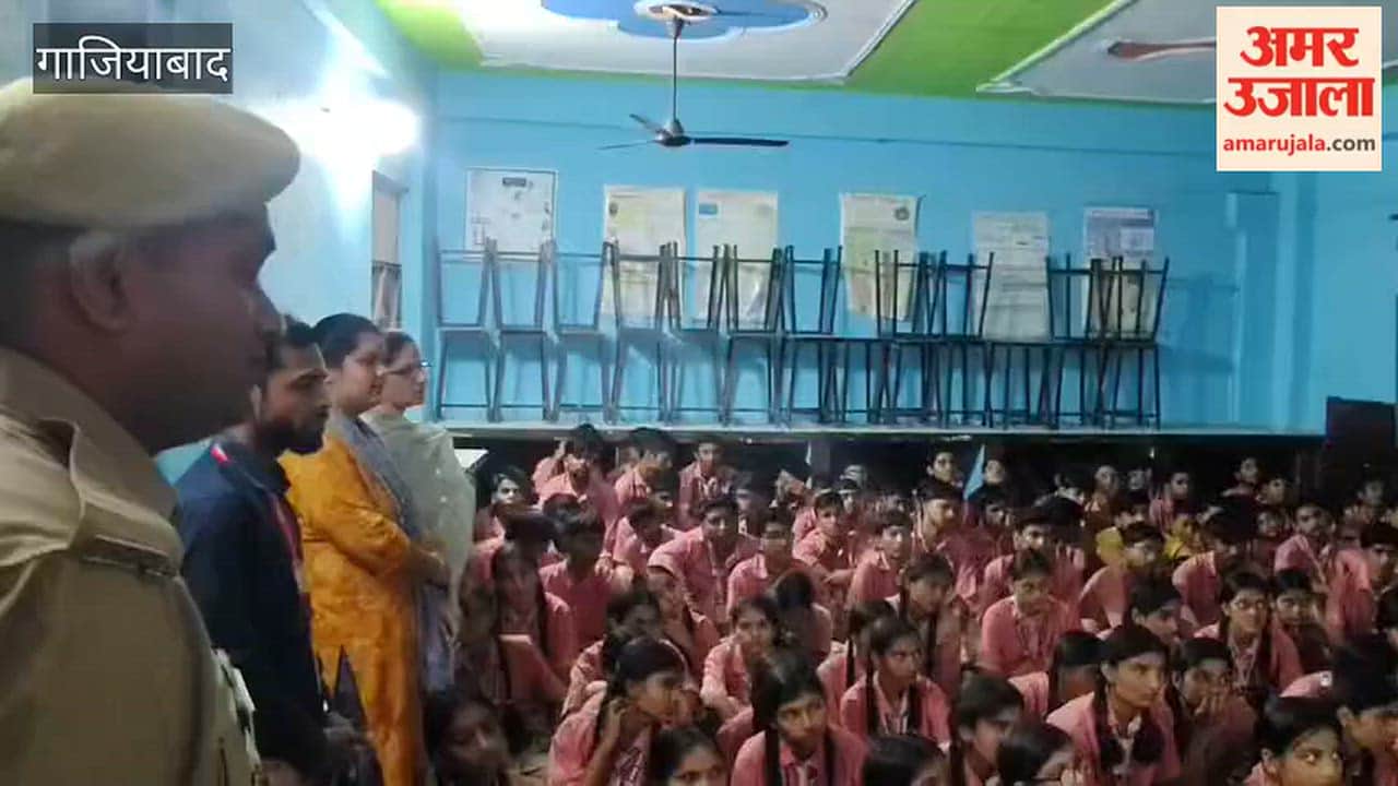 police Mission Shakti and cyber team conducted an awareness campaign and provided safety tips to students in Ghaziabad