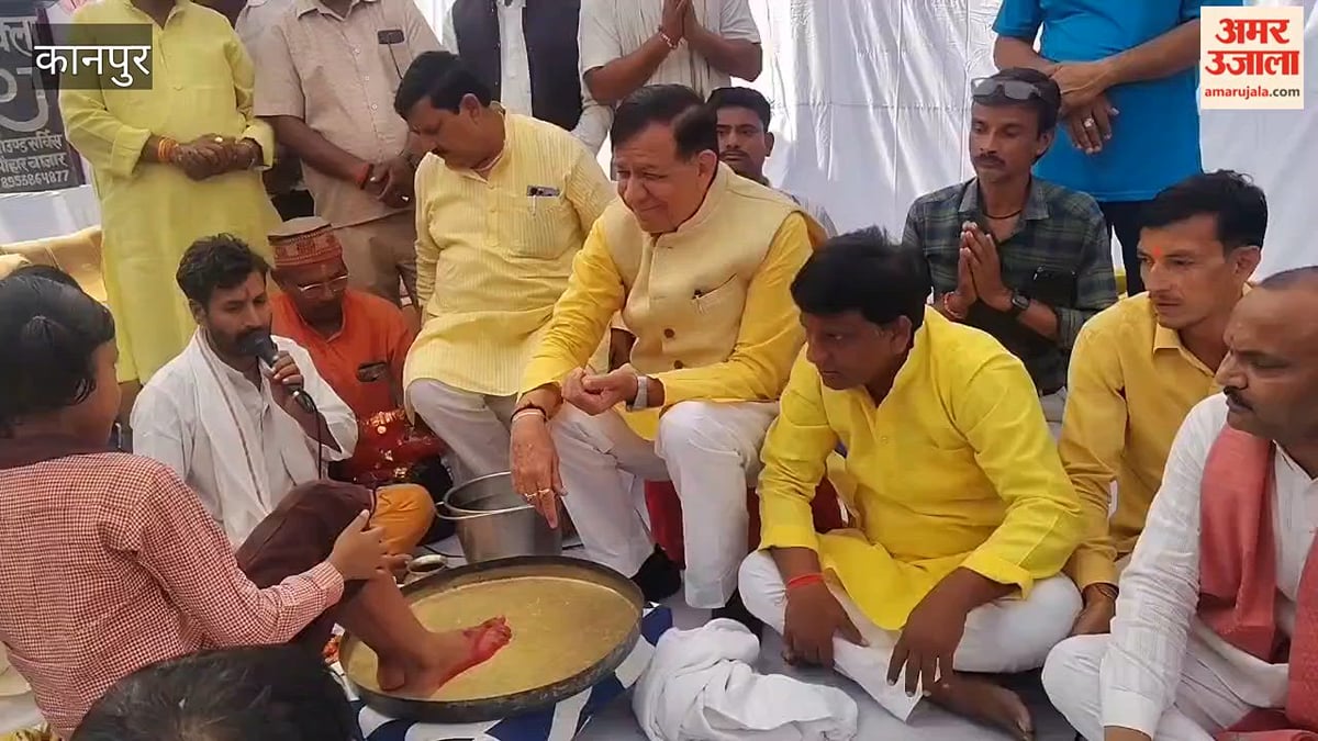 कानपुर: बनखंडेश्वर मंदिर में कन्या पूजन, विस अध्यक्ष महाना ने लिया आशीर्वाद