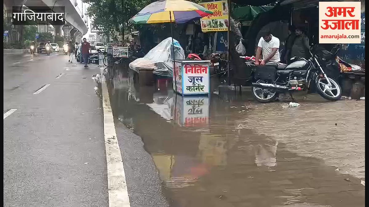 गाजियाबाद में हापुड़ रेलवे क्रासिंग पर निर्माणाधाीन आरओबी की सड़क धसने से लगा जाम