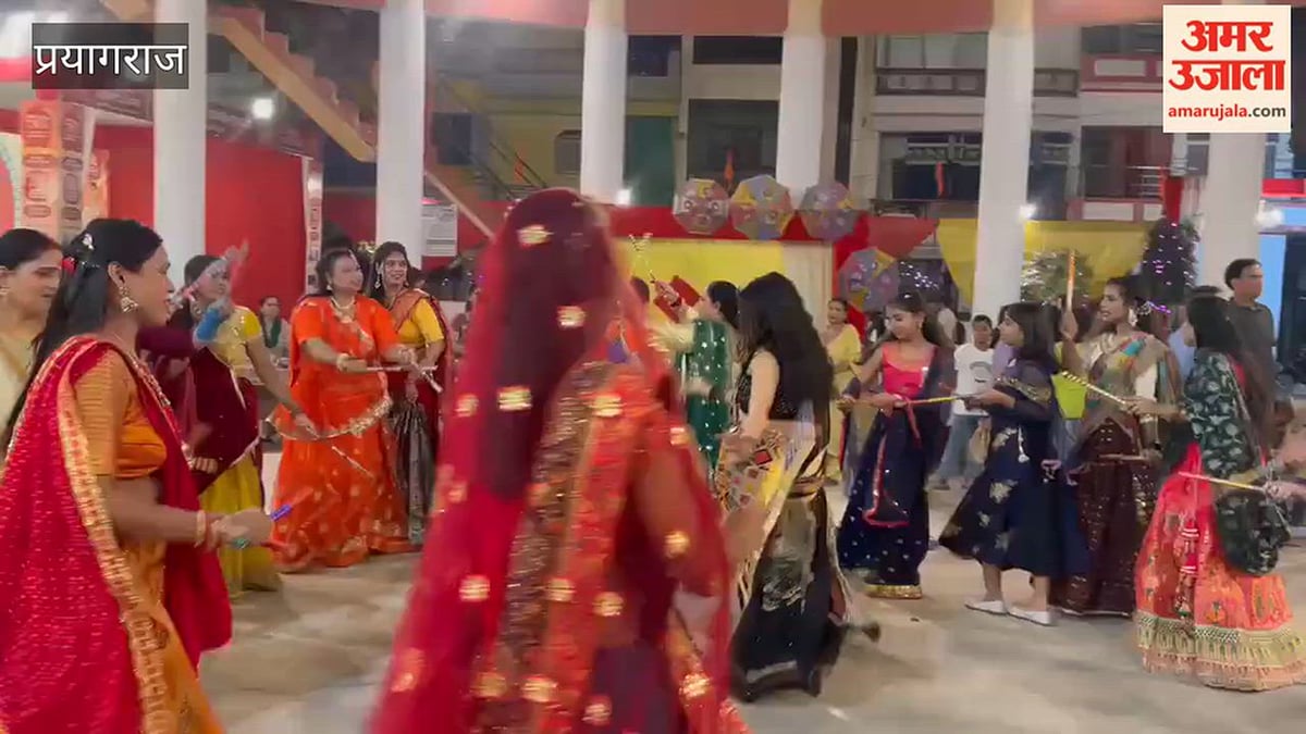 आज कालिंदीपुरम में दुर्गा पूजा की शुरुआत आनंद मेला से हुई