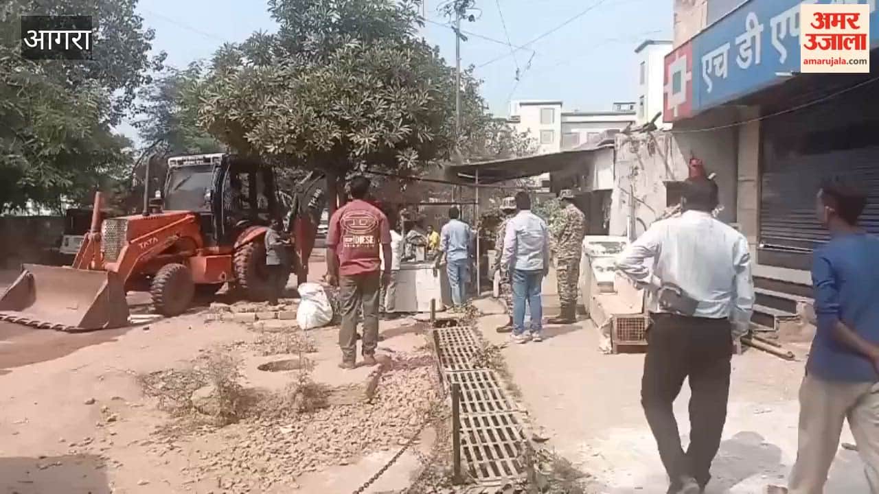 Agra Municipal Corporation Removes Encroachments Ahead of CM Visit