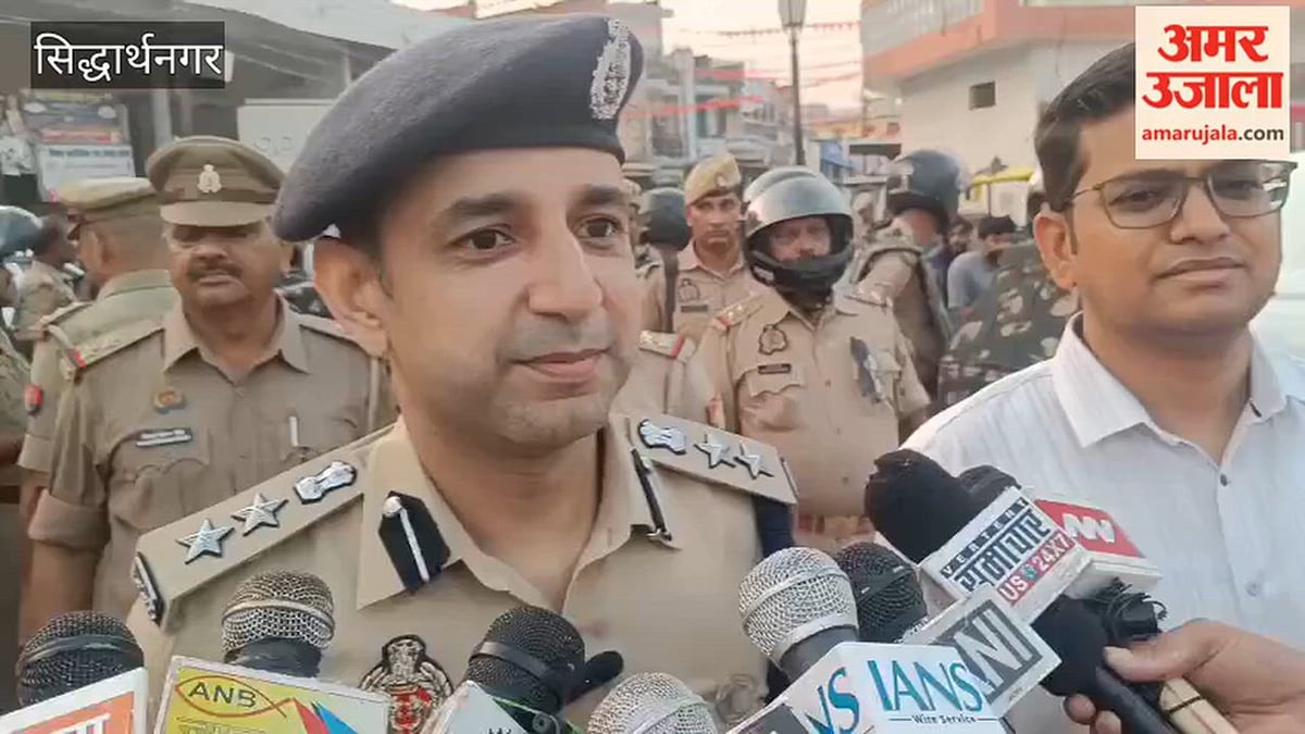 सिद्धार्थनगर: दुर्गा पूजा और विसर्जन को लेकर डुमरियागंज में फ्लैग मार्च