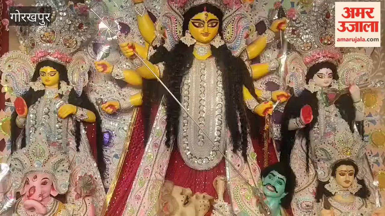 Durga Idol Installed at Kali Bari in Reti Chowk
