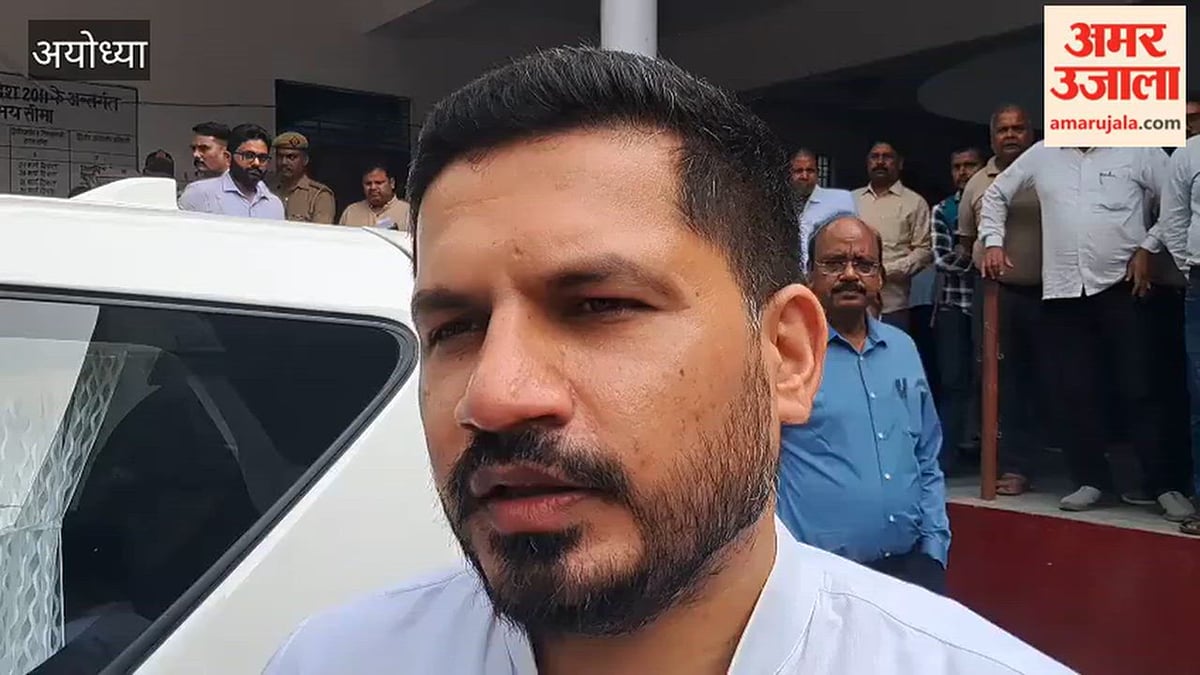 अयोध्या: मतदाता सूची पुनरीक्षण अभियान का डीएम ने किया निरीक्षण