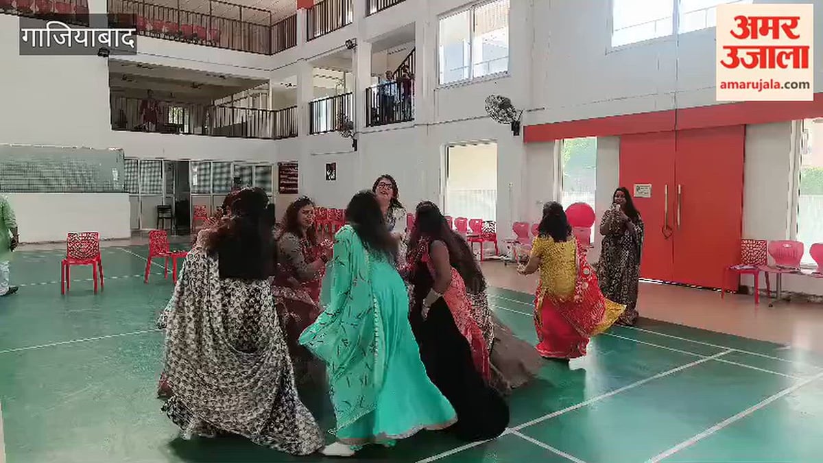 गाजियाबाद में आईटीएस डेंटल कॉलेज में डांडिया उत्सव की धूम, छात्रों ने बिखेरे रंग