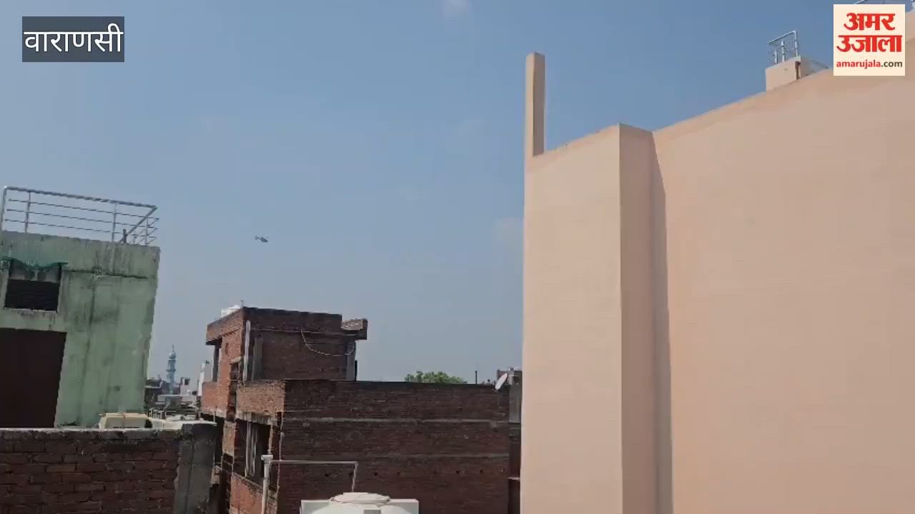Aircraft take skies an air show people of Varanasi left amazed stunts