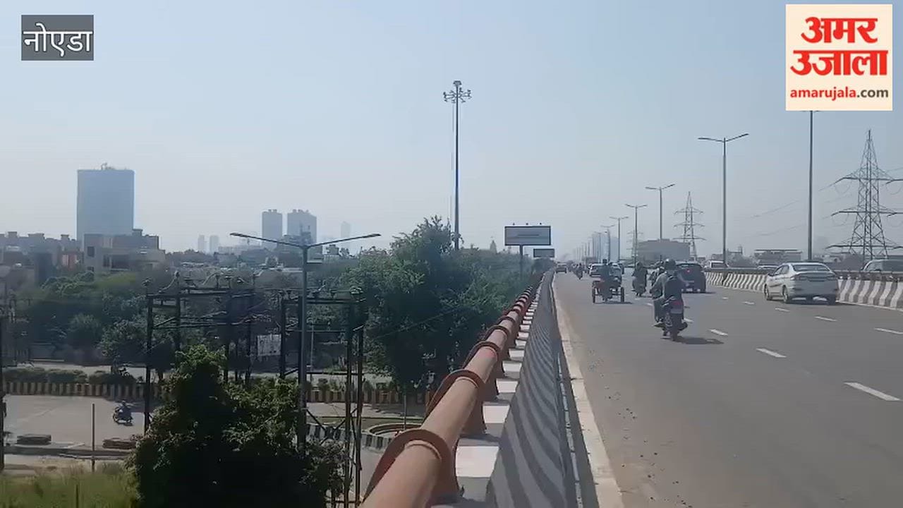 A blanket of smog covers Noida due to pollution
