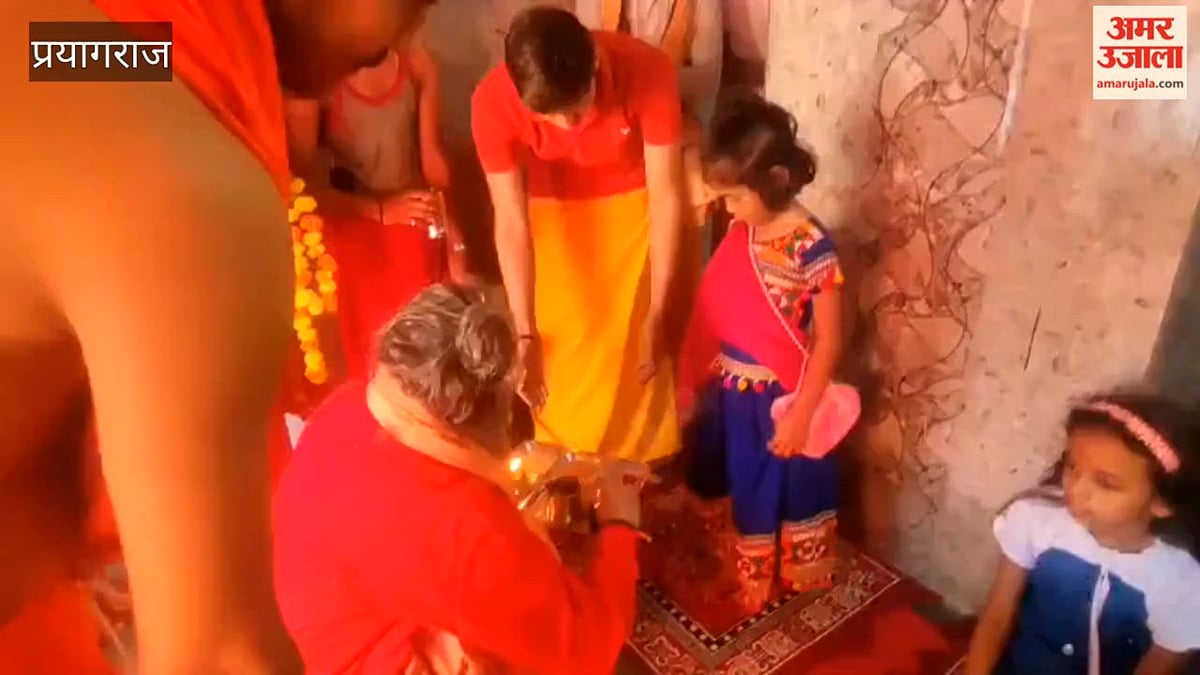 महानवमी को देवी रूप में पूजी गईं कन्याएं