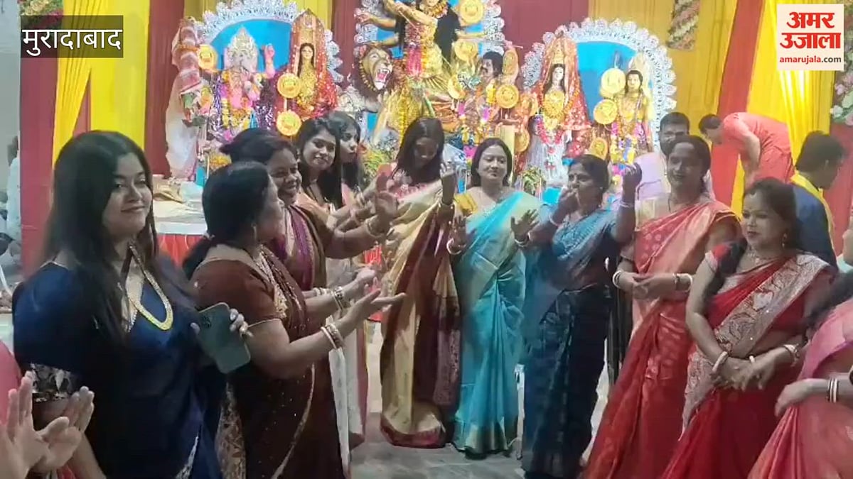 दुर्गा पूजा में उमड़े श्रद्धालु, की पूजा-अर्चना