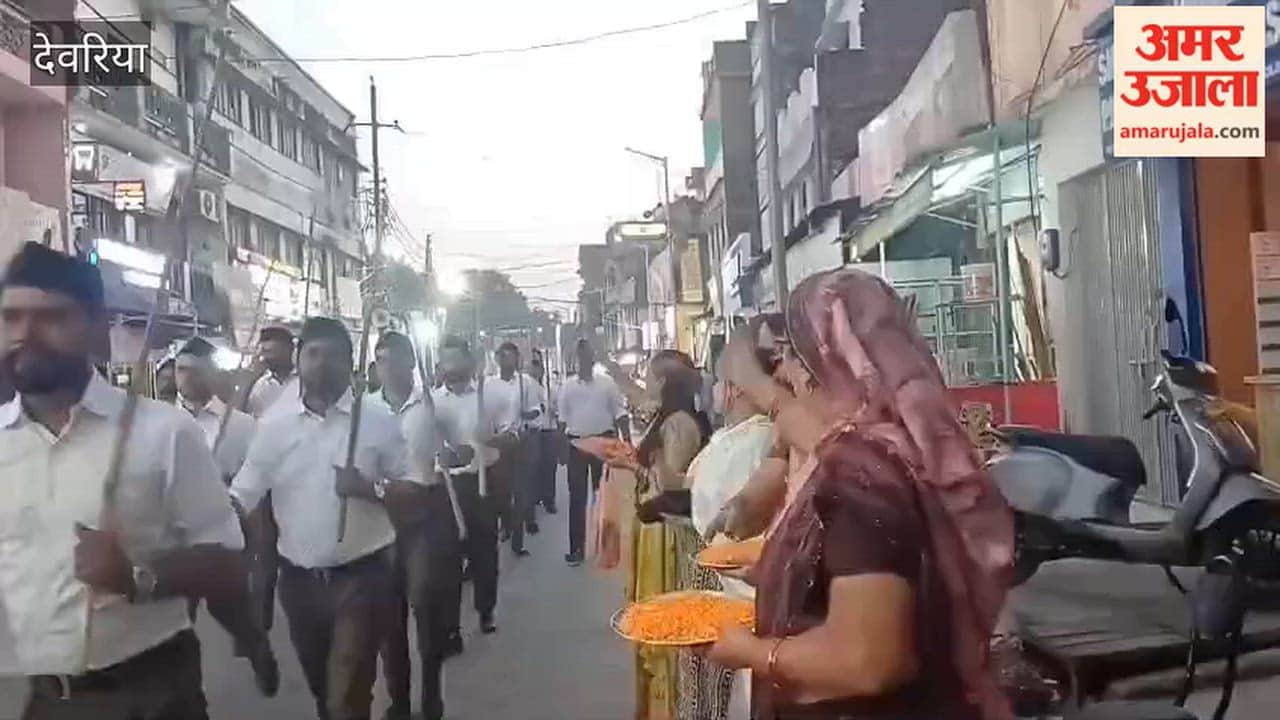 RSS volunteers celebrated the Vijayadashami festival and held a march (path sanchalan) in the city.