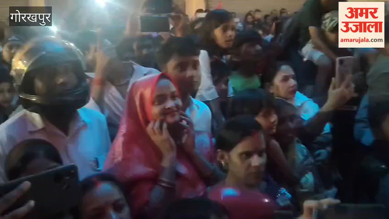 Devotees Visit Hazaripur Hanuman Temple to Offer Prayers