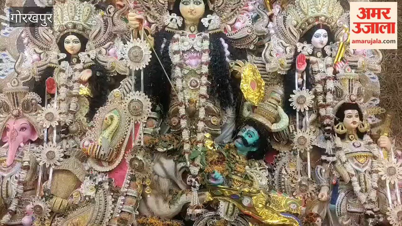 Durga Idol Installed by Shri Shri Durga Puja Samiti in Diwan Bazar Draws Devotees