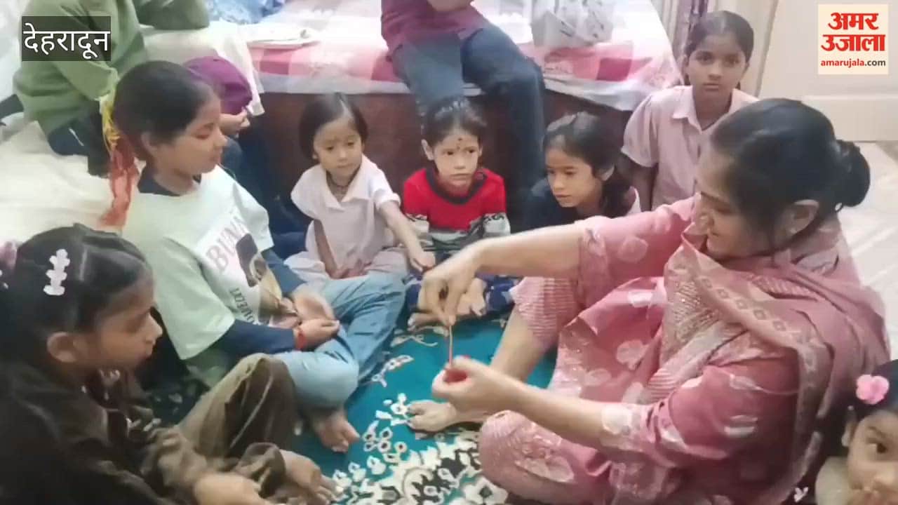 Navratri: Devotees performed Kanya Pujan and offered a meal to young girls