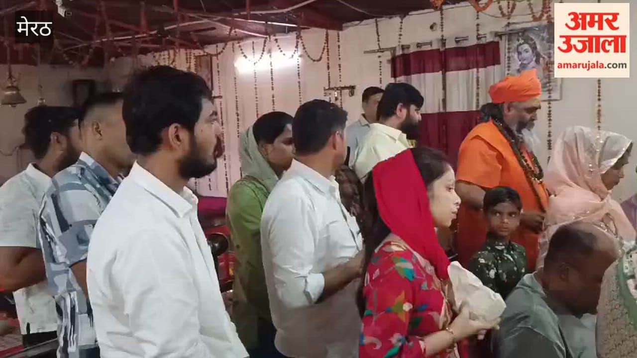 Meerut: Devotees performed Ashtami worship at the temple, accompanied by a 'havan yajna', and sought the Goddess's blessings.