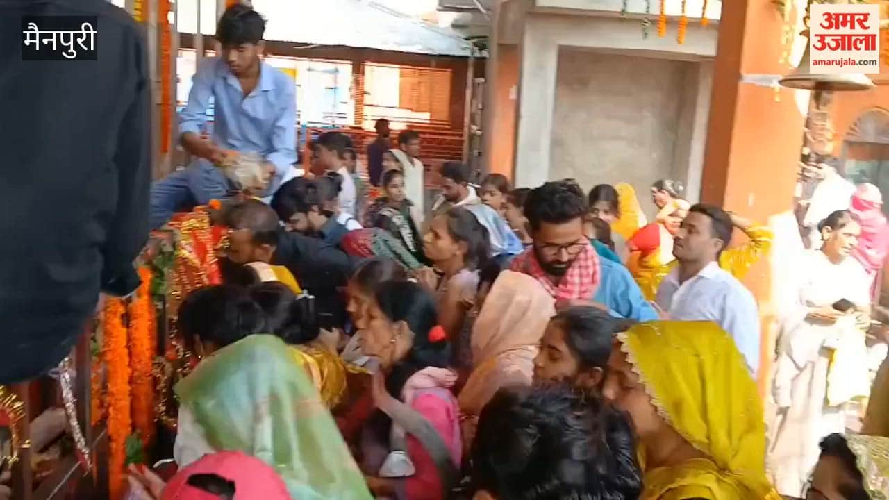 Crowds of devotees throng temples on Navratri