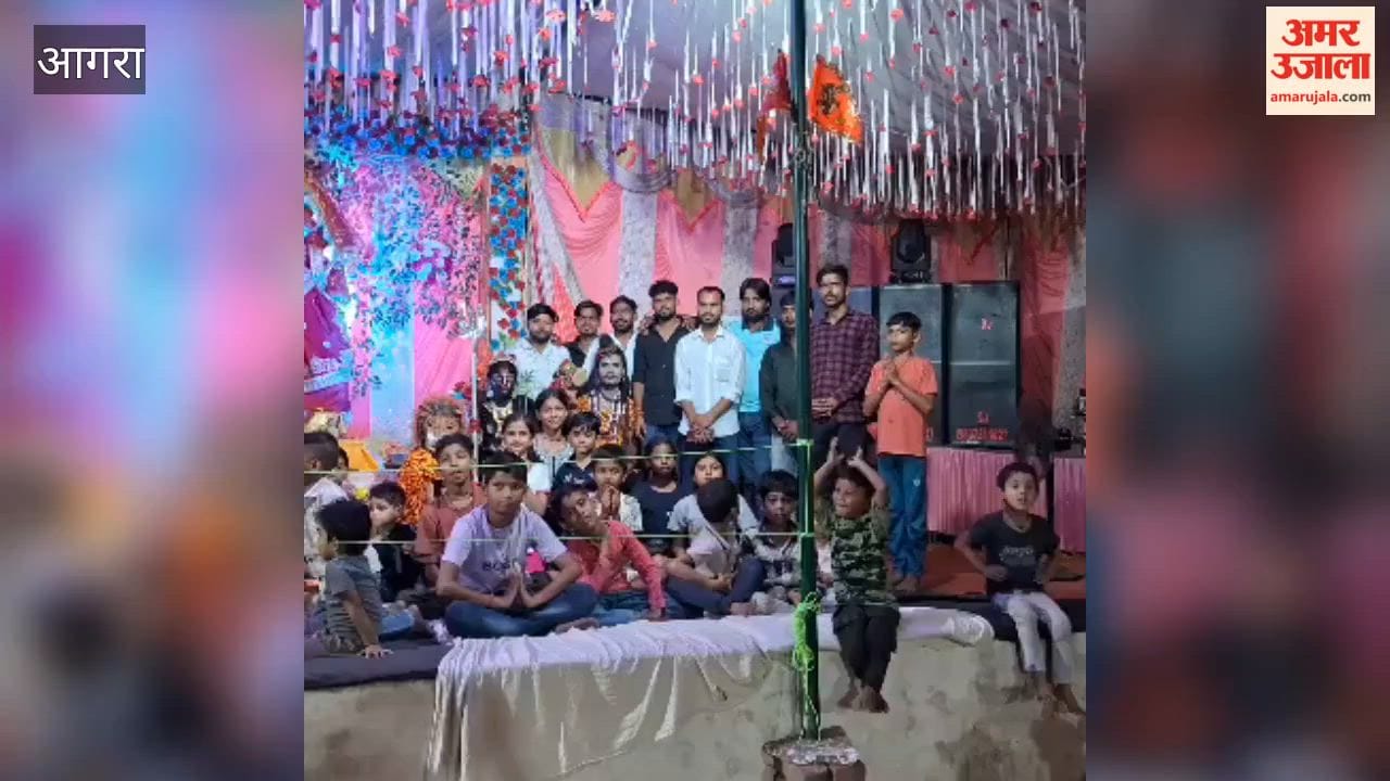 VIDEO: Sharadiya Navaratri: Goddess Mahagauri worshipped at the Devi pandal; dance performances and enactments captivate the audience, while chants in honor of the Mother Goddess resonate.