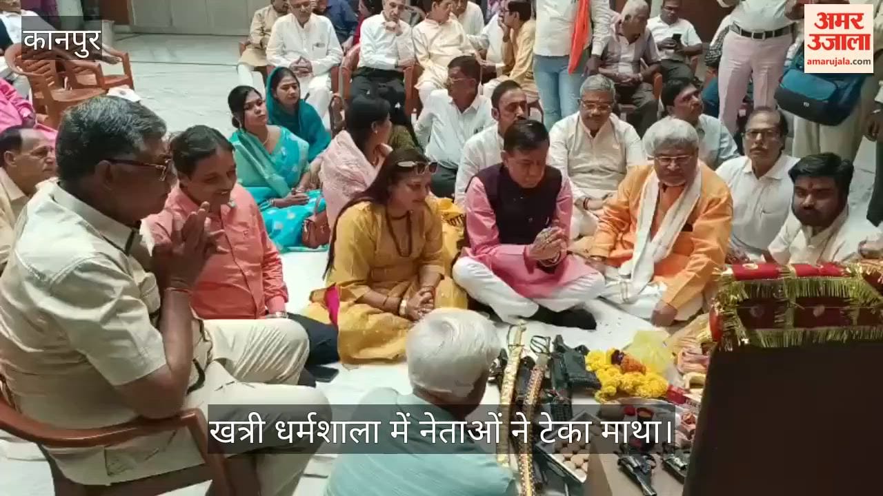 Assembly Speaker Satish Mahana and MLA Vinay Khanna perform Shastra Pujan in Kanpur
