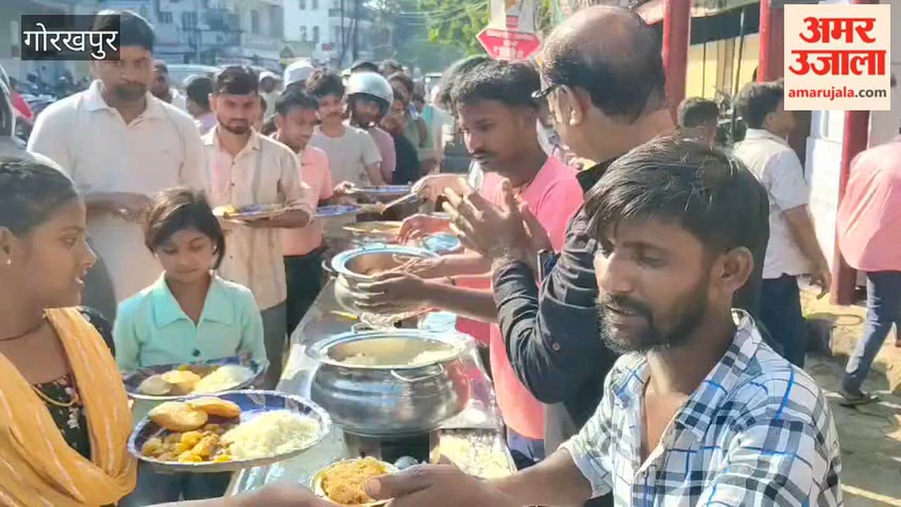 Devotees Participate in Community Feasts on Vijayadashami