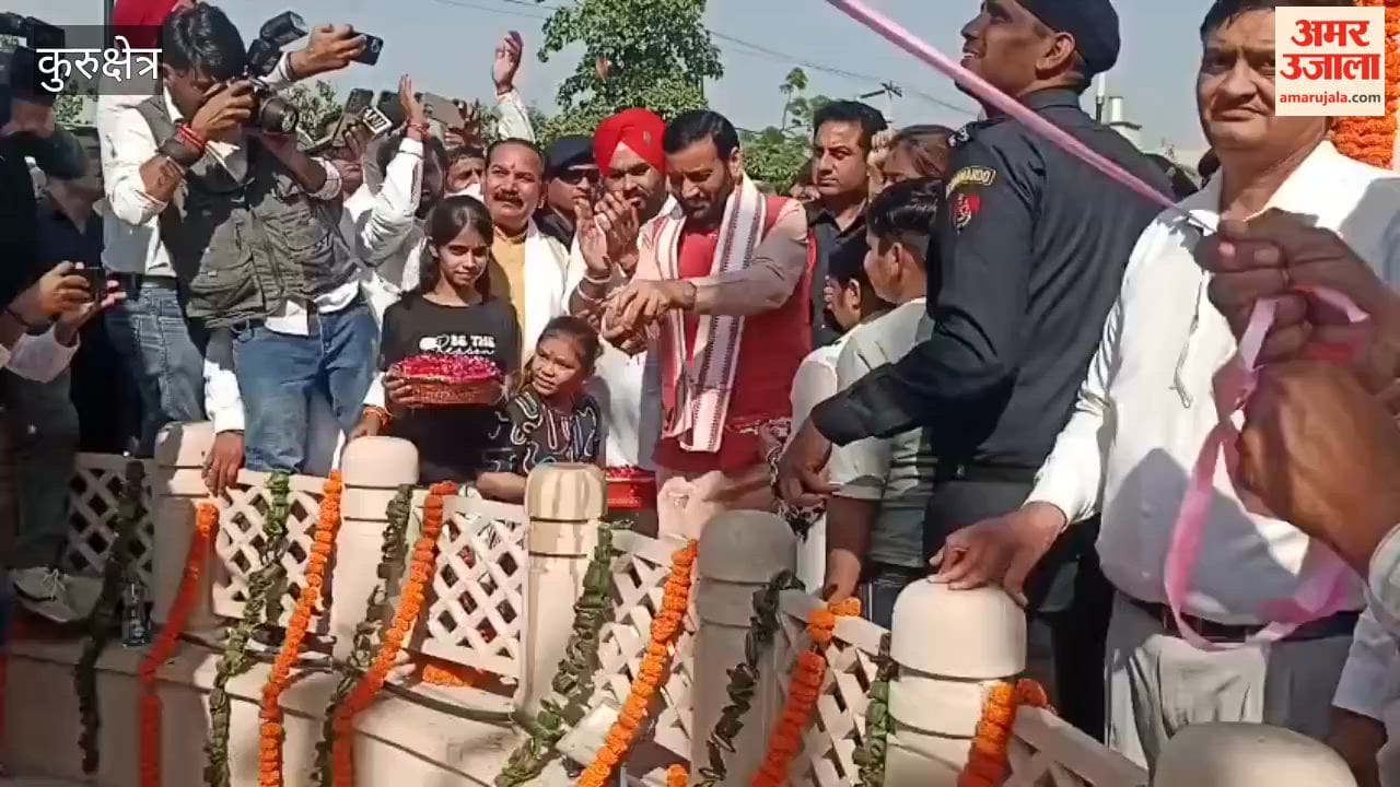 Chief Minister Nayab Saini arrives in Ladwa, participates in the Dussehra festival; unveils a statue of Maharaja Shur Sain.
