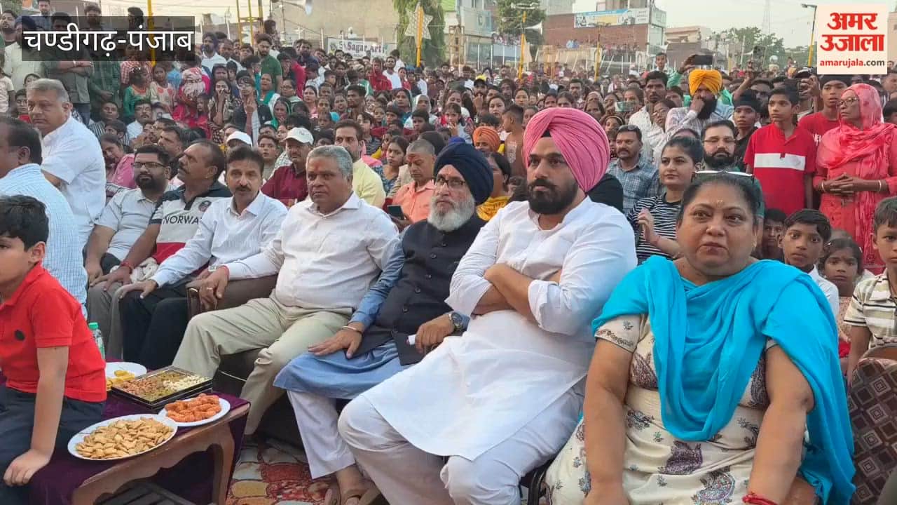 Dussehra was celebrated with great enthusiasm at the Ramlila Ground in Ropar, featuring the burning of the effigies of Ravana, Kumbhakarna, and Meghnada