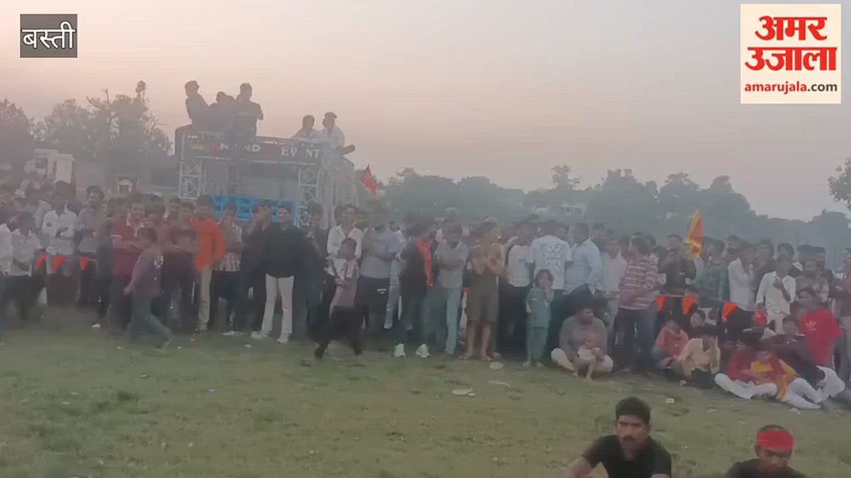 बस्ती: कुआनों-मनवर संगम तट पर हुआ रावण के पुतले का दहन, जुटे श्रद्धालु