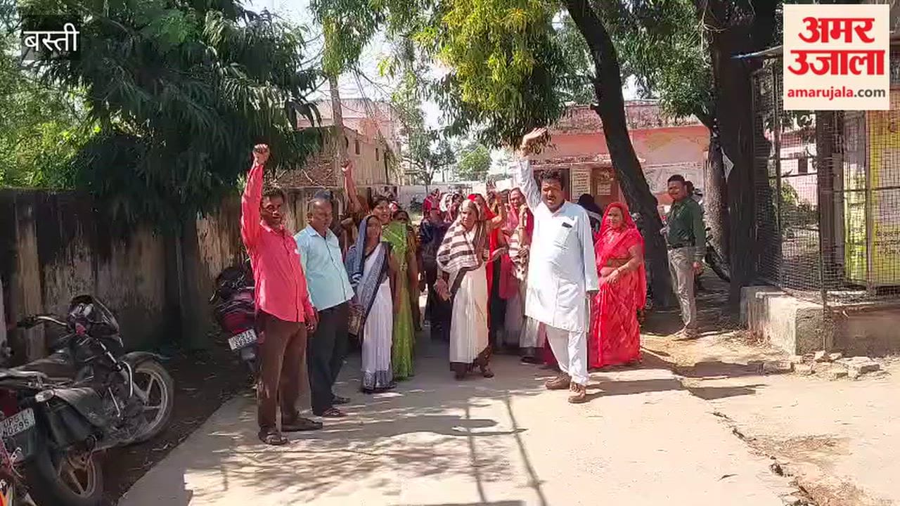 ASHA workers staged a protest over their demands.