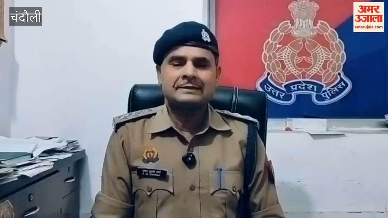 Two arrested for transporting liquor worth two crore rupees to Bihar concealed under wood sawdust in chandauli