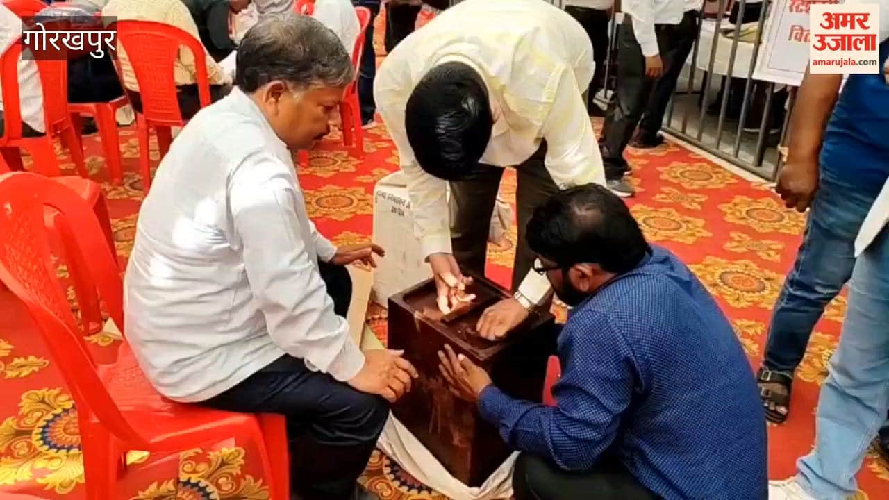 DM Deepak Meena Inspects Ballot Paper and Ballot Box Distribution Site