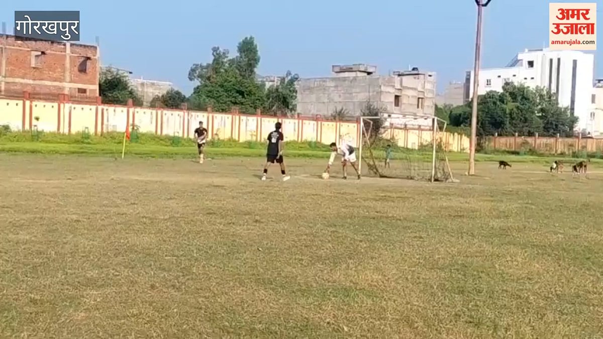 फेस्टिवल फुटबॉल कप: सेमीफाइनल में अचीवर्स एफसी और केबी नंबर-1 के बीच हुआ मुकाबला